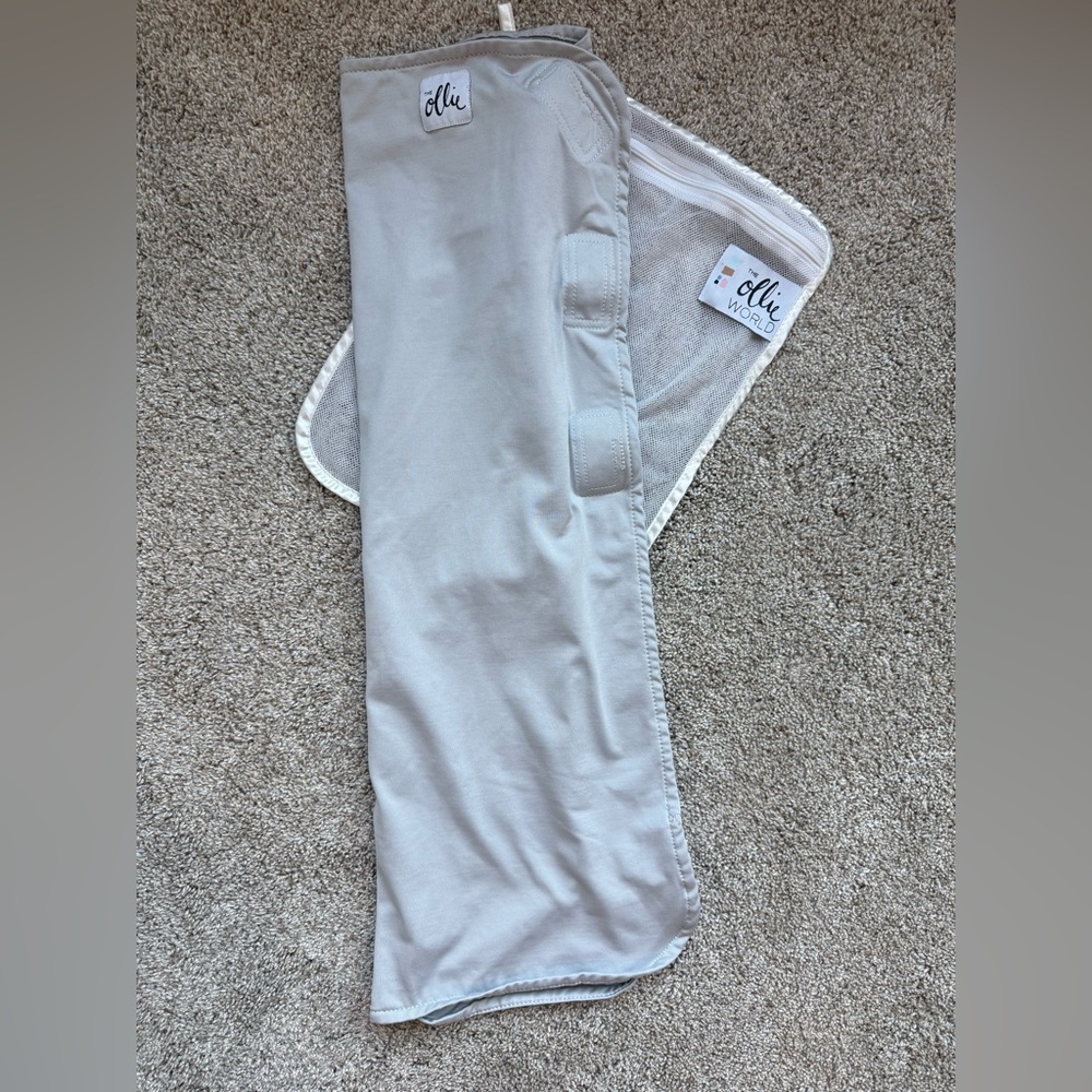 Ollie Swaddle in Light Gray